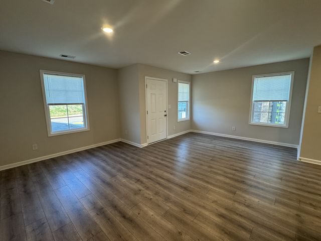201 Mountaindale Dr, Smyrna, TN 37167
