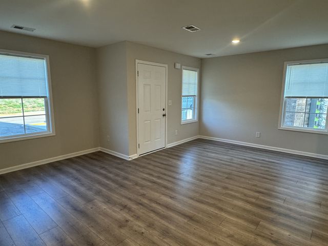 201 Mountaindale Dr, Smyrna, TN 37167