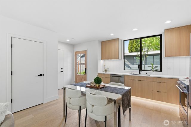 324 NW 80th Street, Seattle, WA 98117