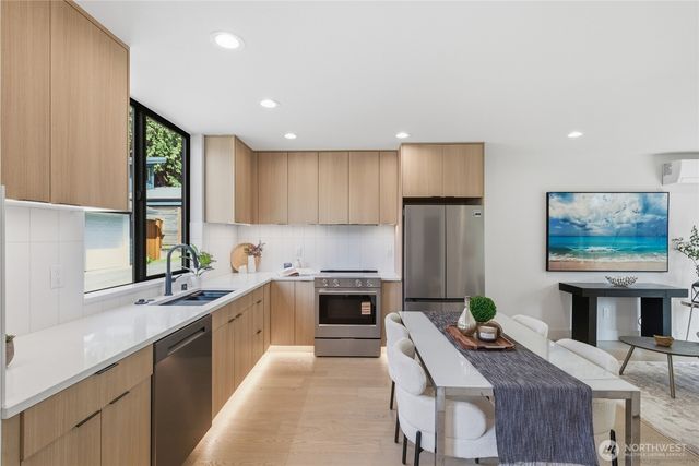 324 NW 80th Street, Seattle, WA 98117