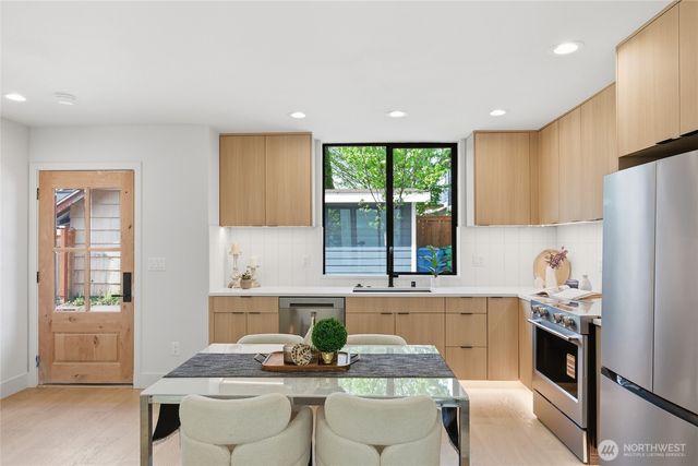 324 NW 80th Street, Seattle, WA 98117