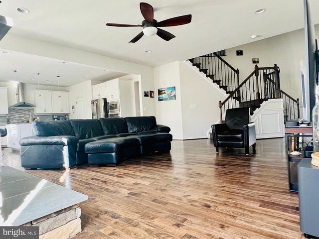 24823 BARRINGTON GROVE CT, Aldie, VA 20105