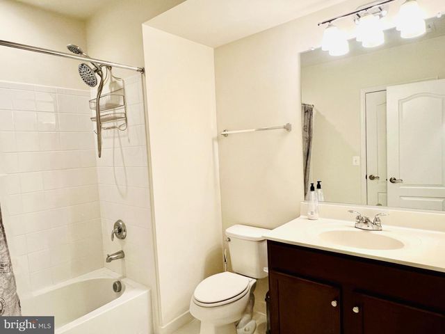 24823 BARRINGTON GROVE CT, Aldie, VA 20105