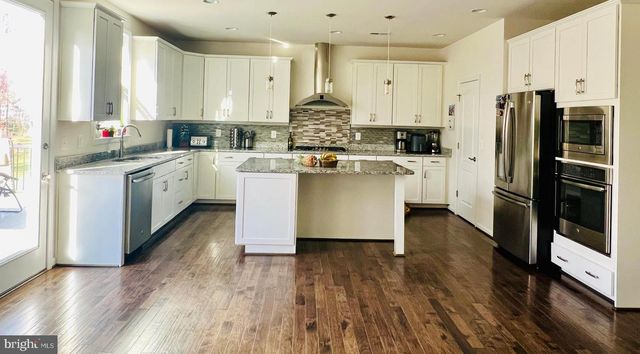 24823 BARRINGTON GROVE CT, Aldie, VA 20105