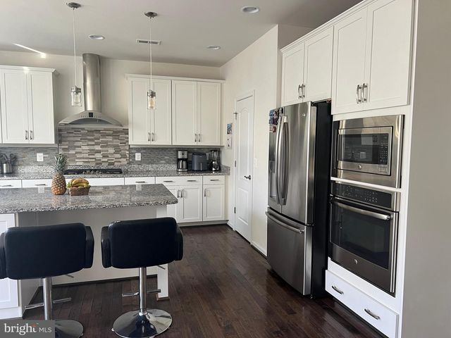 24823 BARRINGTON GROVE CT, Aldie, VA 20105