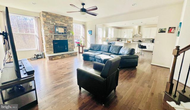 24823 BARRINGTON GROVE CT, Aldie, VA 20105