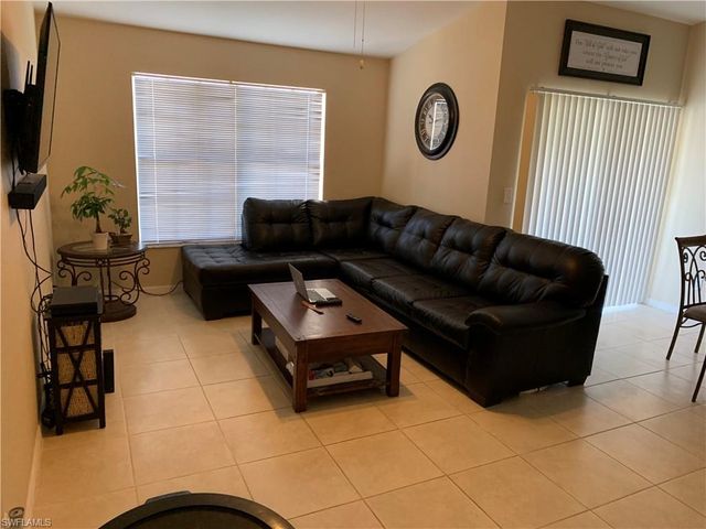 4710 Saint Croix LN # 238, Naples, FL 34109