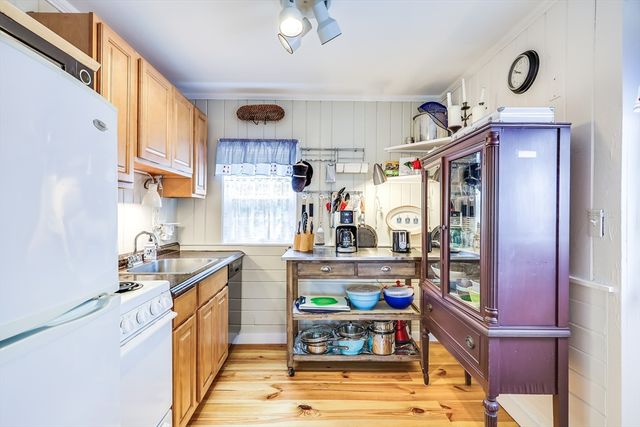 164 Kendrick Ave 2 & 3, Wellfleet, MA 02667