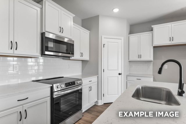 4 Aurora Cir, Fayetteville, TN 37334