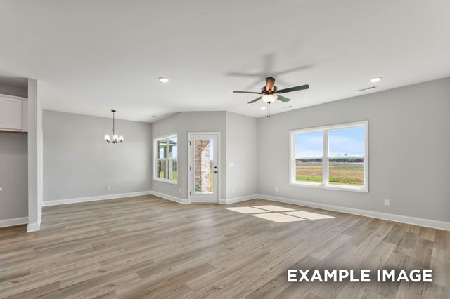 4 Aurora Cir, Fayetteville, TN 37334