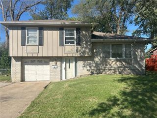 7800 E 91st Street, Kansas City, MO 64138