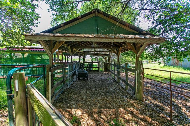 305 County Road 108, Caldwell, TX 77836