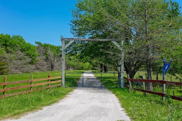 305 County Road 108, Caldwell, TX 77836