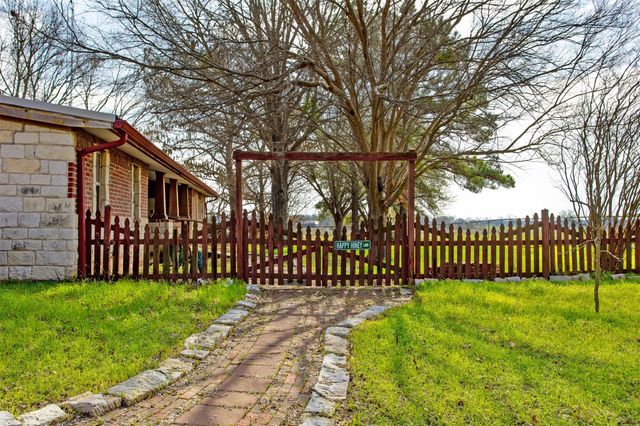 305 County Road 108, Caldwell, TX 77836
