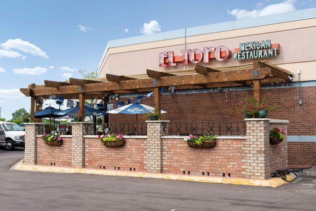 3918 Xenia Avenue N, Robbinsdale, MN 55422