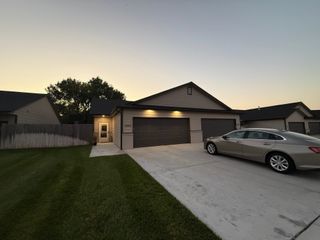 3225 N Cedar Downs St, Wichita, KS 67205