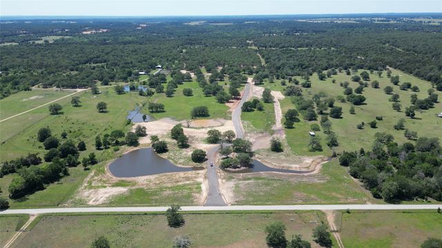 431 Nink RD, Smithville, TX 78957