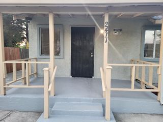 2411 W Acacia St, Stockton, CA 95203