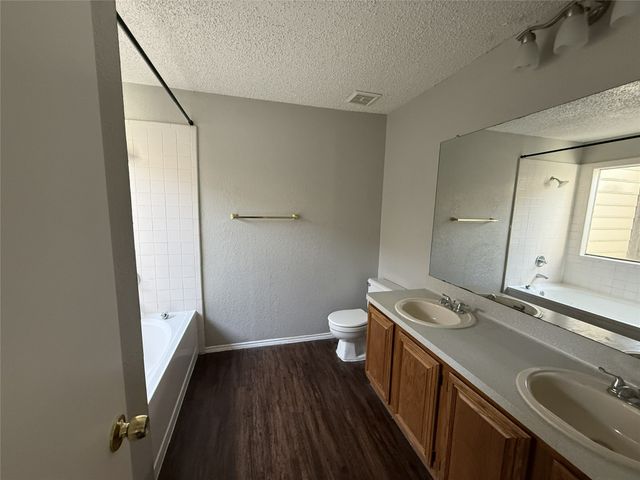 404 Seminary Ridge, Mesquite, TX 75149