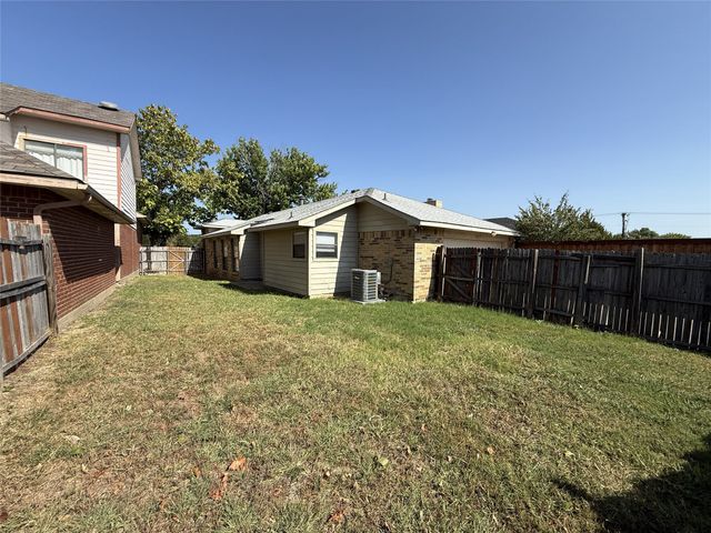 404 Seminary Ridge, Mesquite, TX 75149