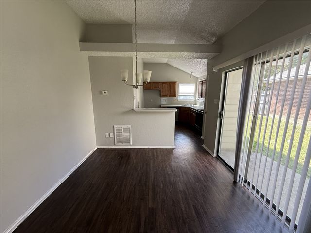 404 Seminary Ridge, Mesquite, TX 75149