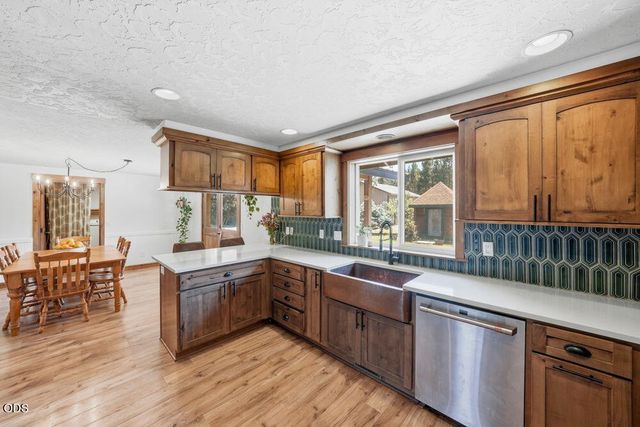16025 Sunset Lane, La Pine, OR 97739