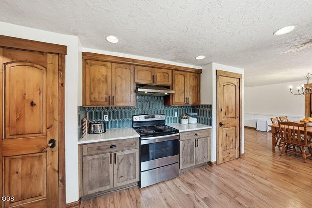 16025 Sunset Lane, La Pine, OR 97739