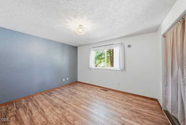 16025 Sunset Lane, La Pine, OR 97739