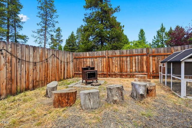 16025 Sunset Lane, La Pine, OR 97739