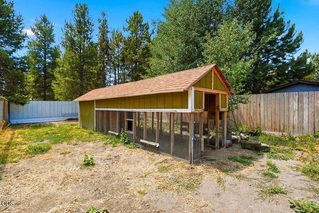 16025 Sunset Lane, La Pine, OR 97739