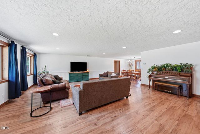 16025 Sunset Lane, La Pine, OR 97739