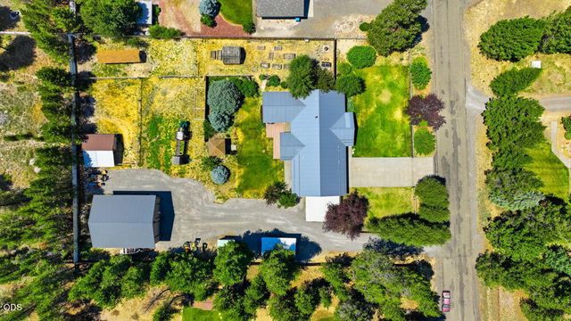 16025 Sunset Lane, La Pine, OR 97739