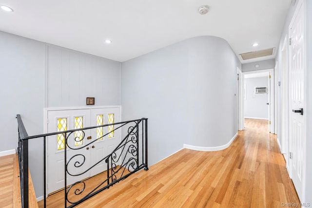 18 Dexter Lane, Kings Park, NY 11754