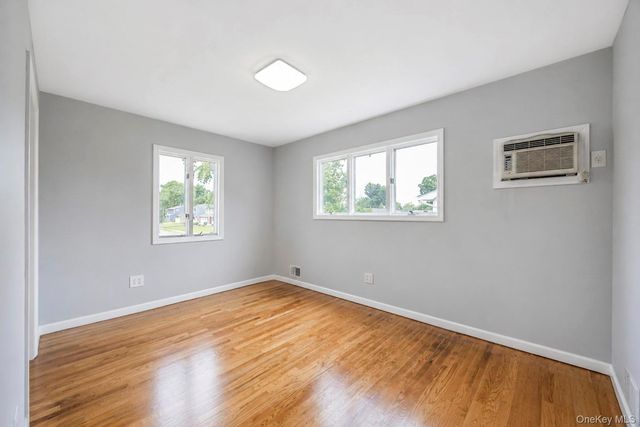 18 Dexter Lane, Kings Park, NY 11754