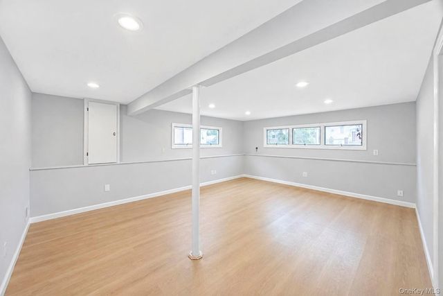 18 Dexter Lane, Kings Park, NY 11754