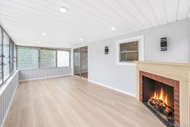 18 Dexter Lane, Kings Park, NY 11754