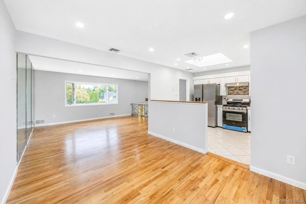 18 Dexter Lane, Kings Park, NY 11754 — photo 5