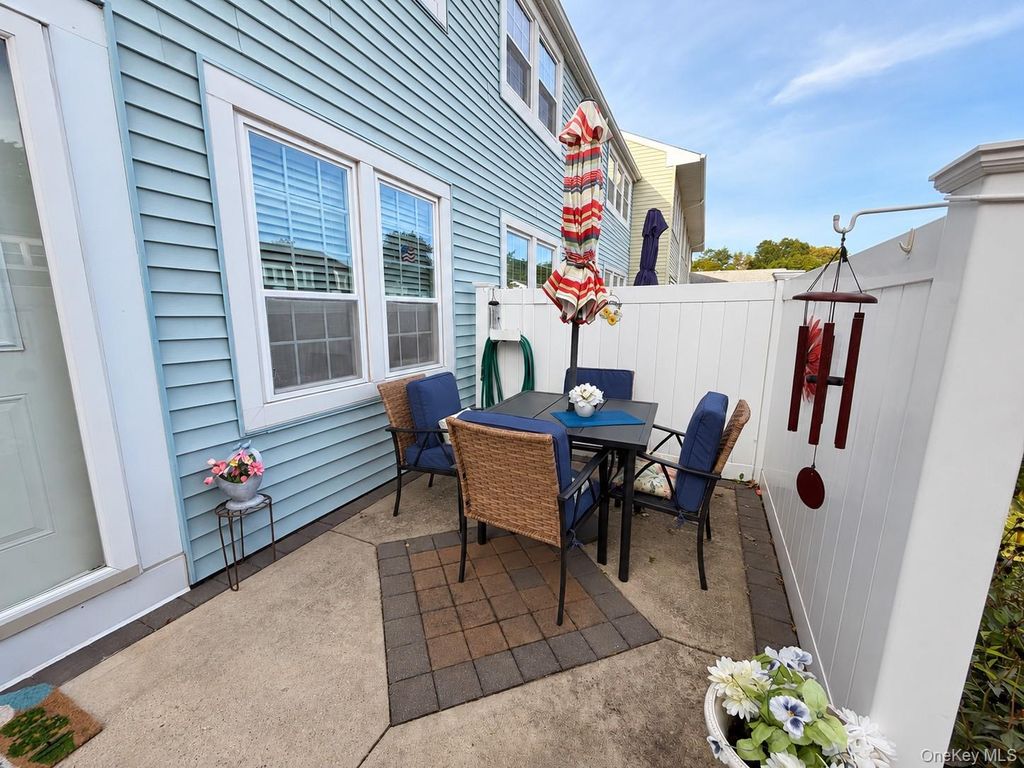 26 Whalers Cove, Babylon, NY 11702 — photo 3