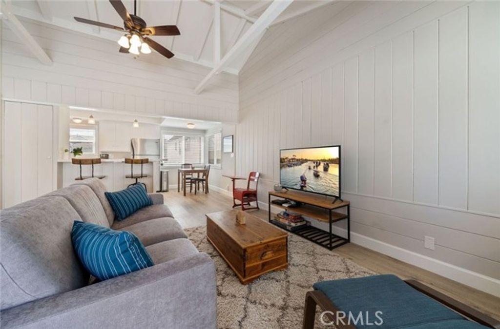 216 Agate Avenue, Newport Beach, CA 92662