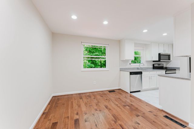 8143 CRYSTAL CREEK CT, Springfield, VA 22153