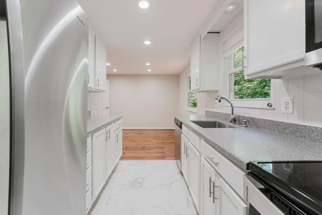 8143 CRYSTAL CREEK CT, Springfield, VA 22153