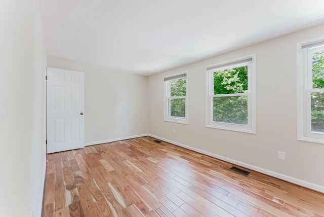 8143 CRYSTAL CREEK CT, Springfield, VA 22153