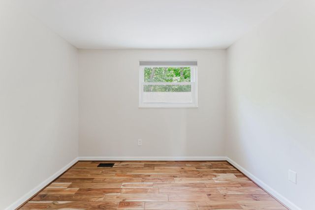 8143 CRYSTAL CREEK CT, Springfield, VA 22153