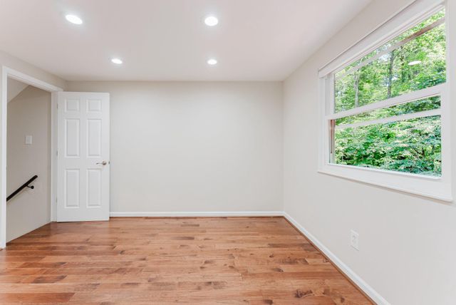 8143 CRYSTAL CREEK CT, Springfield, VA 22153