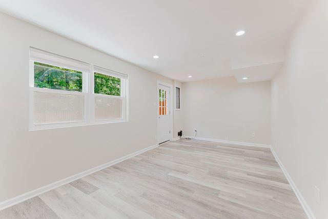8143 CRYSTAL CREEK CT, Springfield, VA 22153