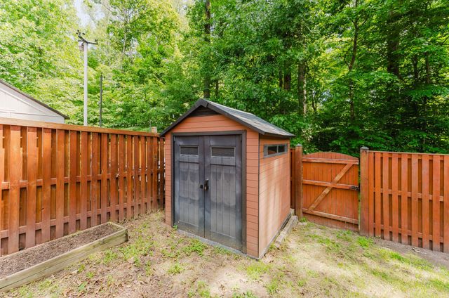 8143 CRYSTAL CREEK CT, Springfield, VA 22153