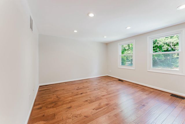 8143 CRYSTAL CREEK CT, Springfield, VA 22153