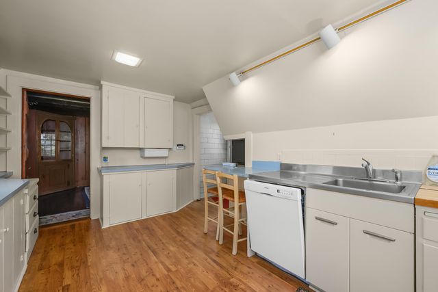 5 Strandway, West Harwich, MA 02671
