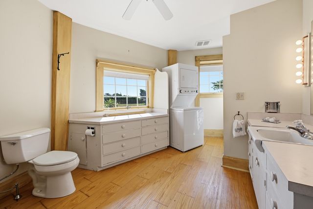 5 Strandway, West Harwich, MA 02671