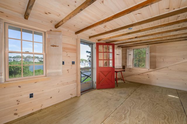 5 Strandway, West Harwich, MA 02671
